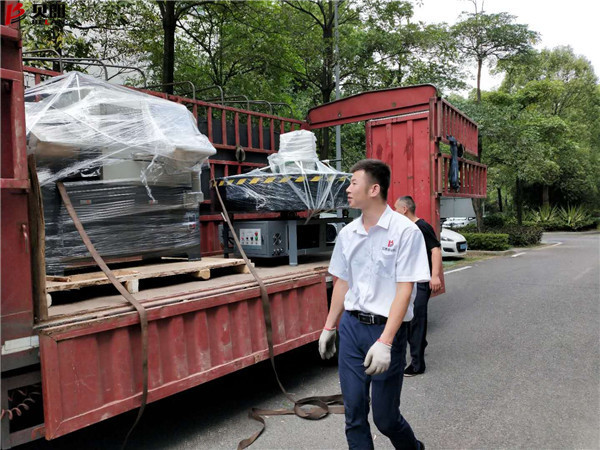 貝朗鐵絲自動折彎機發貨啦！